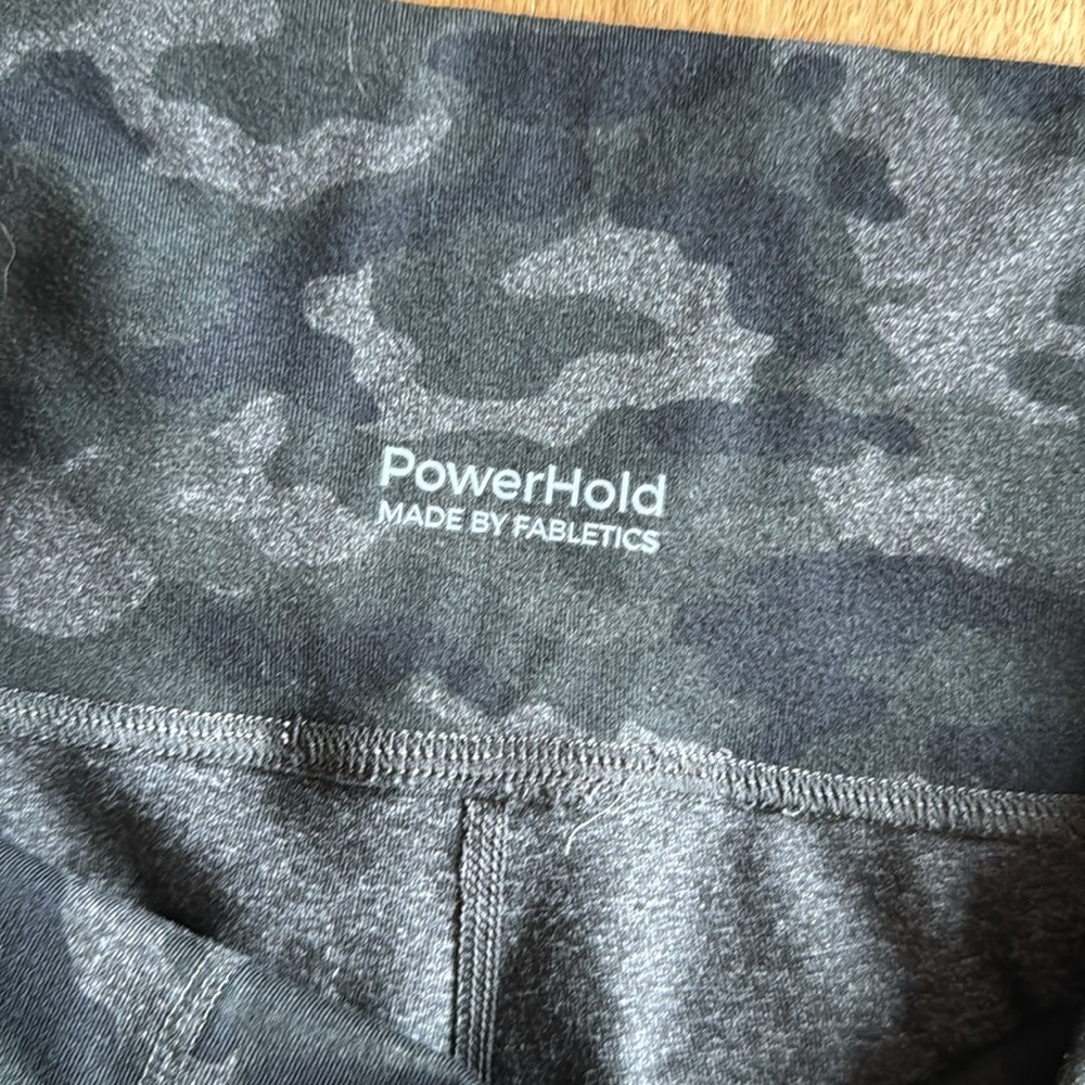 EUC Camo Fabletics POWERHOLD 7/8 leggings - Picture 4 of 4